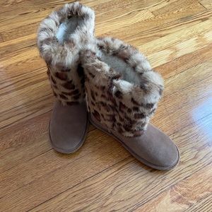 BearPaw Cheetah boots - size 8
